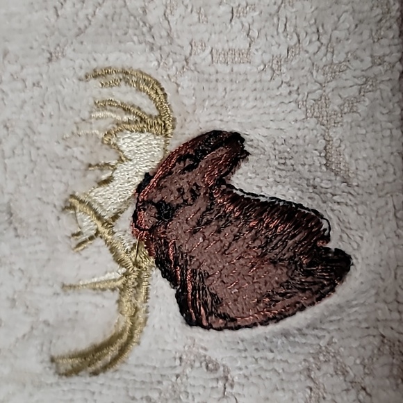 Moose Towels (x2), 1 Hand Towel,  and 1 Wash Cloth - Preloved - Picture 12 of 15